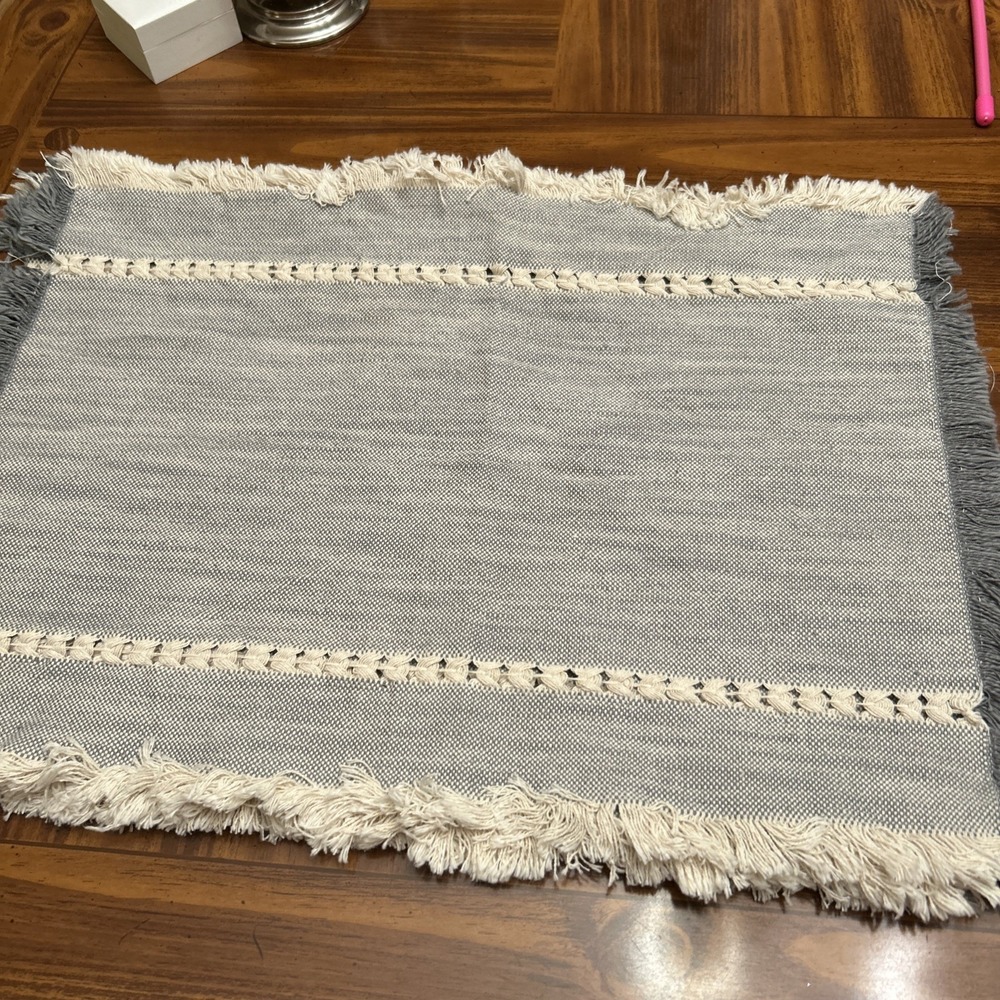 Lot 4 Table Placemats Gray & Ivory - Picture 1 of 4